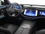 Mercedes-Benz E-klasse Estate 300 e AMG Line | Premium plus | Rij assistentie pakket plus | Nieuwprijs 100.549 euro | Superscreen | Night | Trekhaak | Winter pakket |