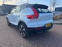 Volvo XC40 Single Motor Extended Range Ultimate 82 kWh | Schuif -/ Kanteldak | Nubuck Bekleding | Harman Kardon Audio | Stoel + Stuurverwarming | 360 Camera | All-Seasons | 19 Inch | BLIS Dodehoek Detectie |