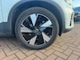 Volvo XC40 Single Motor Extended Range Ultimate 82 kWh | Schuif -/ Kanteldak | Nubuck Bekleding | Harman Kardon Audio | Stoel + Stuurverwarming | 360 Camera | All-Seasons | 19 Inch | BLIS Dodehoek Detectie |