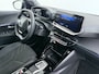 Peugeot 2008 GT | Active Safety Brake met camera en radar (automatisch noodremsysteem) met Distance Alert (waarschuwing dreigende aanrijding) | Advanced Active Safety Brake met camera en radar | Climate Control