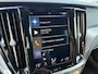 Volvo V60 2.0 T5 R-Design | Adaptieve Cruise Control | Trekhaak | Stoel + Stuurverwarming | 19 Inch | Standkachel | Sportstoelen | Memory | Keyless | Head-up Display | Camera | BLIS Dodehoek Detectie | Adaptieve Led Koplampen |