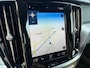 Volvo V60 2.0 T5 R-Design | Adaptieve Cruise Control | Trekhaak | Stoel + Stuurverwarming | 19 Inch | Standkachel | Sportstoelen | Memory | Keyless | Head-up Display | Camera | BLIS Dodehoek Detectie | Adaptieve Led Koplampen |