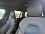 Volvo V60 2.0 T5 R-Design | Adaptieve Cruise Control | Trekhaak | Stoel + Stuurverwarming | 19 Inch | Standkachel | Sportstoelen | Memory | Keyless | Head-up Display | Camera | BLIS Dodehoek Detectie | Adaptieve Led Koplampen |