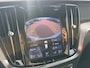 Volvo V60 2.0 T5 R-Design | Adaptieve Cruise Control | Trekhaak | Stoel + Stuurverwarming | 19 Inch | Standkachel | Sportstoelen | Memory | Keyless | Head-up Display | Camera | BLIS Dodehoek Detectie | Adaptieve Led Koplampen |