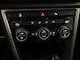 Volkswagen T-Roc 1.0 TSI Style Business 110 PK | Navigatie | Parkeersensoren | Camera | Digitaal dashboard
