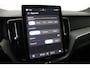 Volvo XC60 T6 Plug-in hybrid Ultra Black Edition | Trekhaak | Panoramadak | Head-Up | 360 Camera | Stoel+Stuurverwarming | 21 Inch