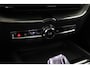 Volvo XC60 T6 Plug-in hybrid Ultra Black Edition | Trekhaak | Panoramadak | Head-Up | 360 Camera | Stoel+Stuurverwarming | 21 Inch