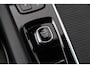 Volvo XC60 T6 Plug-in hybrid Ultra Black Edition | Trekhaak | Panoramadak | Head-Up | 360 Camera | Stoel+Stuurverwarming | 21 Inch