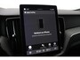 Volvo XC60 T6 Plug-in hybrid Ultra Black Edition | Trekhaak | Panoramadak | Head-Up | 360 Camera | Stoel+Stuurverwarming | 21 Inch