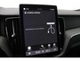 Volvo XC60 T6 Plug-in hybrid Ultra Black Edition | Trekhaak | Panoramadak | Head-Up | 360 Camera | Stoel+Stuurverwarming | 21 Inch