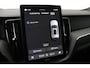 Volvo XC60 T6 Plug-in hybrid Ultra Black Edition | Trekhaak | Panoramadak | Head-Up | 360 Camera | Stoel+Stuurverwarming | 21 Inch