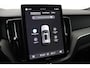 Volvo XC60 T6 Plug-in hybrid Ultra Black Edition | Trekhaak | Panoramadak | Head-Up | 360 Camera | Stoel+Stuurverwarming | 21 Inch