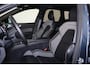 Volvo XC60 T6 Recharge AWD R-Design - Panorama/schuifdak - IntelliSafe Assist & Surround - Harman/Kardon audio - Adaptieve LED koplampen - Parkeercamera achter - Verwarmde voorstoelen, stuur & achterbank - Parkeersensoren voor & achter - Elektr. bedienb. voorstoelen met geheugen - Draadloze tel. lader - Standkachel - Extra getint glas - Elektr. inklapbare trekhaak - 19' LMV