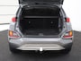 Hyundai Kona 1.6 GDI HEV Premium Sky | Schuifdak | Leder | Stoelventilatie | Adaptive cruise | Trekhaak | Head-Up | Carplay | Camera | Achterbankverwarming | Navigatie | Keyless | Climate control