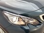 Peugeot 2008 SUV Signature 110pk Automaat | Navigatie via Apple Carplay / Android Auto | Panoramadak | Airco | Parkeersensoren | DAB+ radio | Cruise Control | Bluetooth | Regensensor | Donker getint glas | Elektrisch inklapbare spiegels | Trekhaak |