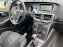 Volvo V40 2.0 T3 Momentum | NL Auto/1e Eig./Voll.Historie/Navi/Clima/Cruise/PDC/Xenon/Bluetooth/16" LM + All-Season Banden