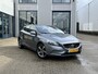 Volvo V40 2.0 T3 Momentum | NL Auto/1e Eig./Voll.Historie/Navi/Clima/Cruise/PDC/Xenon/Bluetooth/16" LM + All-Season Banden