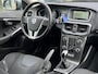 Volvo V40 2.0 T3 Momentum | NL Auto/1e Eig./Voll.Historie/Navi/Clima/Cruise/PDC/Xenon/Bluetooth/16" LM + All-Season Banden