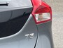 Volvo V40 2.0 T3 Momentum | NL Auto/1e Eig./Voll.Historie/Navi/Clima/Cruise/PDC/Xenon/Bluetooth/16" LM + All-Season Banden