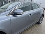 Volvo V40 2.0 T3 Momentum | NL Auto/1e Eig./Voll.Historie/Navi/Clima/Cruise/PDC/Xenon/Bluetooth/16" LM + All-Season Banden