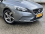 Volvo V40 2.0 T3 Momentum | NL Auto/1e Eig./Voll.Historie/Navi/Clima/Cruise/PDC/Xenon/Bluetooth/16" LM + All-Season Banden