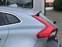 Volvo V40 2.0 T3 Momentum | NL Auto/1e Eig./Voll.Historie/Navi/Clima/Cruise/PDC/Xenon/Bluetooth/16" LM + All-Season Banden