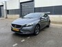 Volvo V40 2.0 T3 Momentum | NL Auto/1e Eig./Voll.Historie/Navi/Clima/Cruise/PDC/Xenon/Bluetooth/16" LM + All-Season Banden