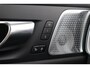 Volvo XC60 T6 Plug-in hybrid Ultra Black Edition | Luchtvering | Bowers&Wilkins | Massage+Ventilatie | Gelamineerd Glas | 22 Inch
