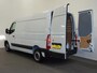 Renault Master T33 2.3 dCi 135PK L2H2 BPM VRIJ! Airco Cruise control Parkeersensoren Navigatie Trekhaak Prijs