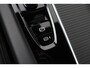 Volvo XC60 T6 Plug-in hybrid Ultra Black Edition | Luchtvering | Bowers&Wilkins | Massage+Ventilatie | Gelamineerd Glas | 22 Inch