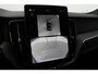 Volvo XC60 T6 Plug-in hybrid Ultra Black Edition | Luchtvering | Bowers&Wilkins | Massage+Ventilatie | Gelamineerd Glas | 22 Inch