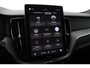 Volvo XC60 T6 Plug-in hybrid Ultra Black Edition | Luchtvering | Bowers&Wilkins | Massage+Ventilatie | Gelamineerd Glas | 22 Inch