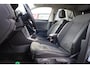 Volkswagen T-Roc 1.0 TSI Style 110PK / 81kW, Dealer onderhouden, ErgoActive voorstoelen met massagefunctie, verwarmbare voorstoelen, LED plus koplampen, privacy glas, lederen / alcantara bekleding, adaptieve cruise control (acc), draadloze telefoonlader, spraakbediening, 2-zone climatronic, light assist, digital cockpit pro, elektrisch verstel-, verwarm- en inklapbare buitenspiegels, draadloos Apple Carplay & Android Auto, multifunctioneel lederen stuurwiel, privacy glas, 17" LMV met 4 seizoenen banden, parkeersensoren voor en achter (pdc) etc.