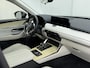 Mazda CX-60 2.5 e-SkyActiv PHEV Takumi / Panoramadak / Trekhaak Wegklapbaar / Lederen Bekleding / Camera / Head up Display / Navigatie / Stoelverwarming / Stoel Verkoeling / Apple Carplay & Android Auto / Elektr. Stuurwiel / Dodehoek Detectie / Schuif Kantel Dak /