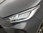 Toyota Yaris 1.5 Hybrid 115 First Edition + | BTW voertuig | Dodehoek detectie | Stoel+stuurverwarming | Parkeersensoren voor+achter | Draadloze Telefoonlader | Apple CarPlay/Android auto | Cruise Control Adaptive |