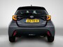 Toyota Yaris 1.5 Hybrid 115 First Edition + | BTW voertuig | Dodehoek detectie | Stoel+stuurverwarming | Parkeersensoren voor+achter | Draadloze Telefoonlader | Apple CarPlay/Android auto | Cruise Control Adaptive |