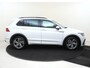 Volkswagen Tiguan 1.4 TSI eHybrid R-Line Business+ | SoH 98% | Panoramadak | Trekhaak | Parkeerassistent | Keyless | Achteruitrijcamera | Adaptieve cruise control | Dodehoek detectie | LED matrix verlichting |