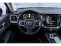 Volvo V60 2.0 B4 Inscription | Navigatie | Lederen Bekleding | Adaptieve Cruise Control | Camera | Stoel-/Stuurverwarming | Pilot Assist | Memory | Elek. Achterklep | Getint Glas | Park Assist | Voorruit Verwarming