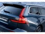 Volvo V60 2.0 B4 Inscription | Navigatie | Lederen Bekleding | Adaptieve Cruise Control | Camera | Stoel-/Stuurverwarming | Pilot Assist | Memory | Elek. Achterklep | Getint Glas | Park Assist | Voorruit Verwarming