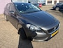Volvo V40 1.6 D2 Kinetic | 12 maanden BOVAG garantie | Trekhaak | Dealeronderhouden | Navigatie | Climate Control | Parkeercamera | Parkeersensoren | High Performance Audio