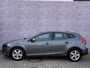 Volvo V40 D2 KINETIC | 1ste eigenaar | 12 mnd BOVAG garantie | Trekhaak | Dealeronderhouden | Navigatie | Climate Control | Parkeercamera | Parkeersensoren | High Performance Audio