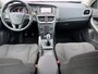 Volvo V40 D2 KINETIC | 1ste eigenaar | 12 mnd BOVAG garantie | Trekhaak | Dealeronderhouden | Navigatie | Climate Control | Parkeercamera | Parkeersensoren | High Performance Audio