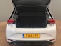 Volkswagen ID.3 Pro 58 kWh Stuur & Stoelverwarming | Parkeersensoren Rondom | Climate | Adaptieve Cruise | ALL-Season | Carplay | Adaptieve Cruise Control | Airco (automatisch) | Cruise control adaptief