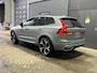 Volvo XC60 T6 Plug-in hybrid Ultra Black Edition | Luchtvering | Bowers&Wilkins | Massage+Ventilatie | Gelamineerd Glas | 22 Inch