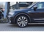 Volkswagen Tiguan 1.5 TSI ACT Highline R-Line | TREKHAAK | PANORAMADAK | DYNAUDIO | VIRTUAL | NAP