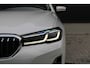 BMW 5-Serie Touring 520e High Executive - Laser - Memory - HUD - Achteras besturing - Stoel/Stuur verwarming - ACC - Keyless - Rijklaar
