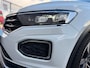 Volkswagen T-Roc 1.5 TSI Sport | 3x R-Line | Panoramadak | Stoelverwarming | Trekhaak | BOMVOL!