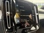 Volvo XC40 1.5 T4 Recharge R-Design Expression | Plug-in Hybrid (PHEV) | Panoramadak | Trekhaak | Lichtmetalen Velgen 19 inch | Achteruitrijcamera | Elektrische Achterklep | Keyless Entry | Navigatie | Apple Carplay | Android Auto | Cruise Control Adaptief