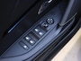 Peugeot e-208 GT 51 kWh | 1e eigenaar | Navigatie | Parkeercamera voor/achter | Alcantara bekleding | Stoelverwarming | Panoramadak