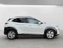Hyundai Kona Electric 64 kWh 204pk Premium | Camera | Premium Audio | Carplay | Adaptive cruise control | Trekhaak | Dodehoek detectie | Head-up display | Keyless entry | Navigatie